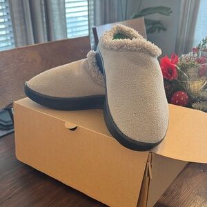 Cozy Tan Men's Slippers
